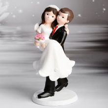 Dekorative Figur Hochzeit – Brautpaar in den Armen