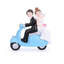 Dekorative Figur Heiraten – Brautpaar auf blauer Vespa