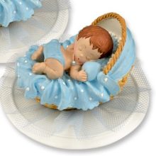 Dekorative Figur Baby im Korb blau